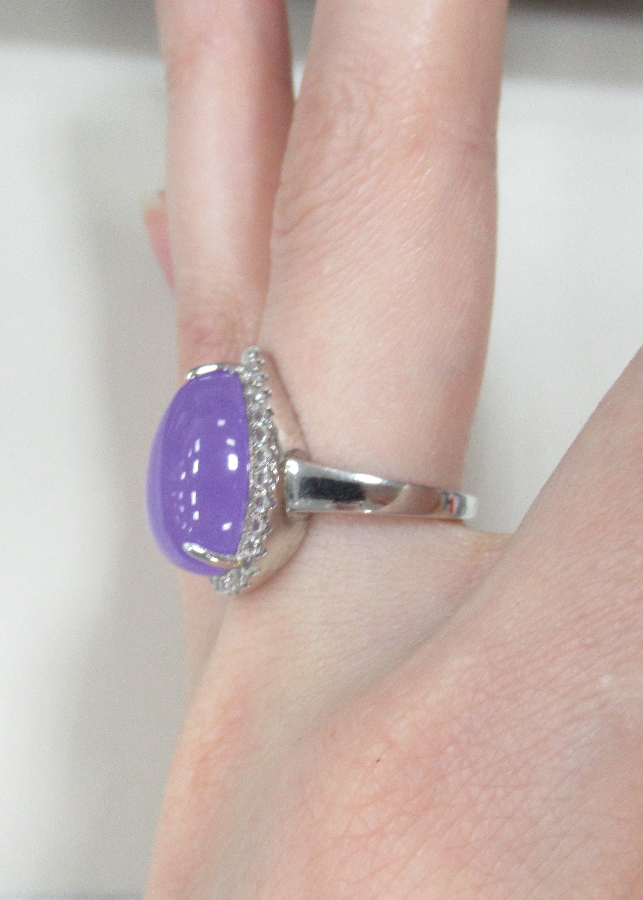 Серебряное кольцо с лавандовым жадеитом